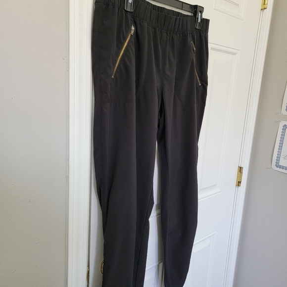 Athleta Women's Joggers Black Front Zip Pockets Lightweight Pull On Size 14 - Picture 3 of 13